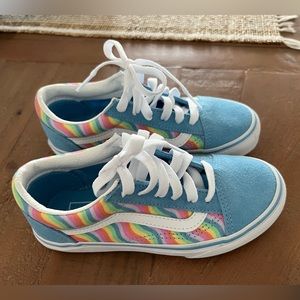 Girls old school wavy Rainbow Pink shoes